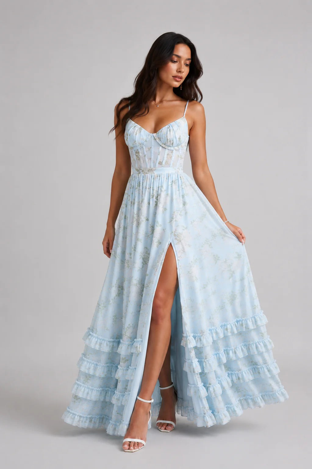 Violetta™ | Vestido Fluido con Abertura y Volantes Románticos